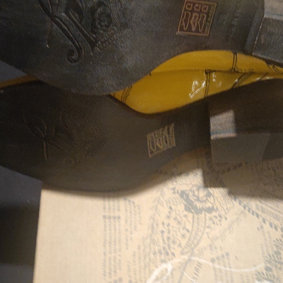 New Free People New Frontier Western Yellow patent leather Booties - Picture 6 of 7